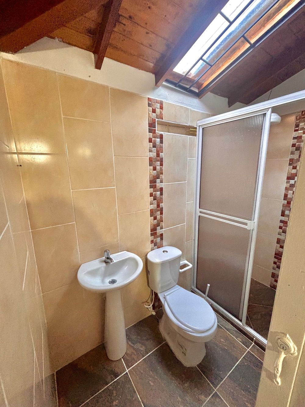 Foto 3 de 🏡 SE ALQUILA APARTAESTUDIO EN SANTA ELENA – VEREDA EL PLACER